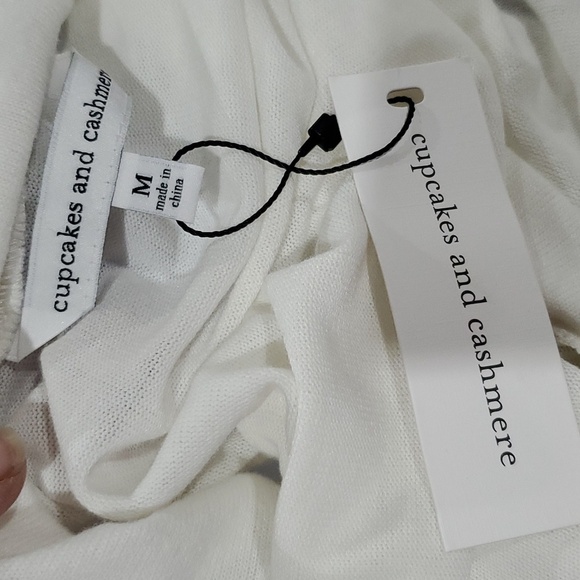 Cupcakes and cashmere white soft off shoulder NWT cowl sweater - Picture 5 of 6